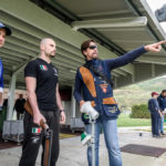 Gian Marco Berti e Valerio Staffelli con uno studente