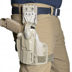 con cosciale Safariland M17 belt and leg military holster kit