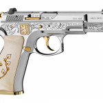 da destra, pistola da collezione la Cz 75 Order of the white lion
