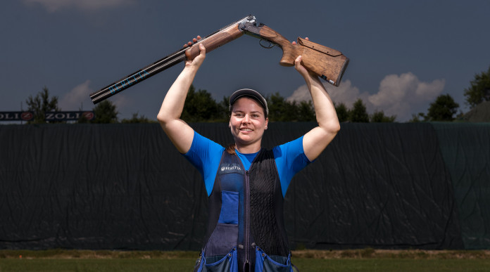 Parigi 2024, chi è in testa al medagliere di tiro sportivo: Silvana Stanco, argento nel trap femminile, col fucile Beretta Dt11