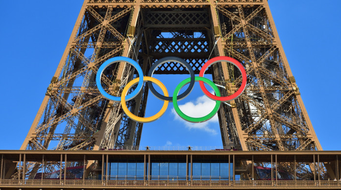 Parigi 2024, delusione Italia nello skeet: torre eiffel con cerchi olimpici