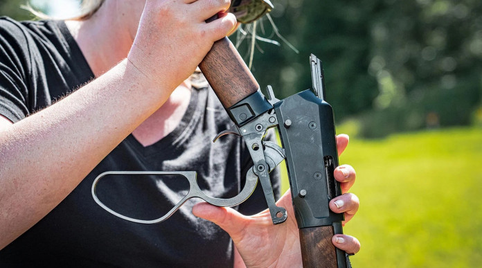 Con la Revel la Savage torna a produrre una carabina a leva