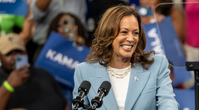 Kamala Harris a Oprah Winfrey: «Se qualcuno entra in casa mia, gli sparo»